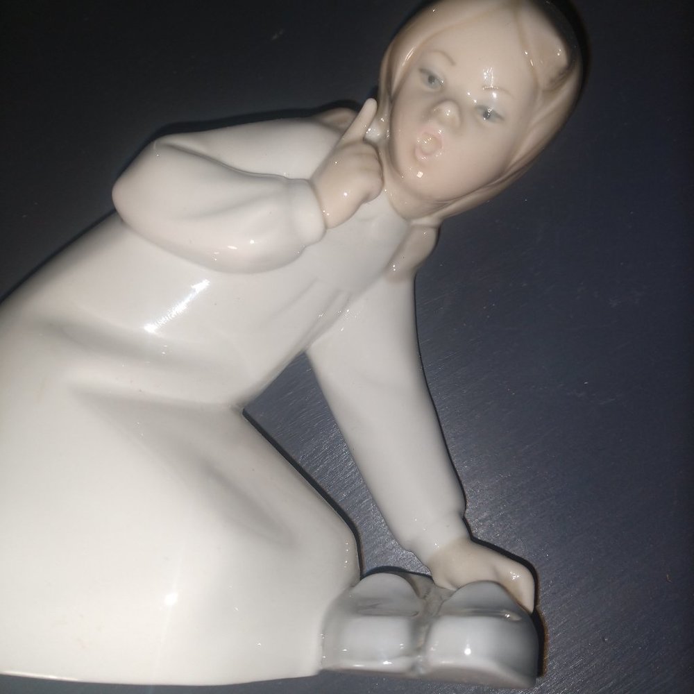 Llardro figurine